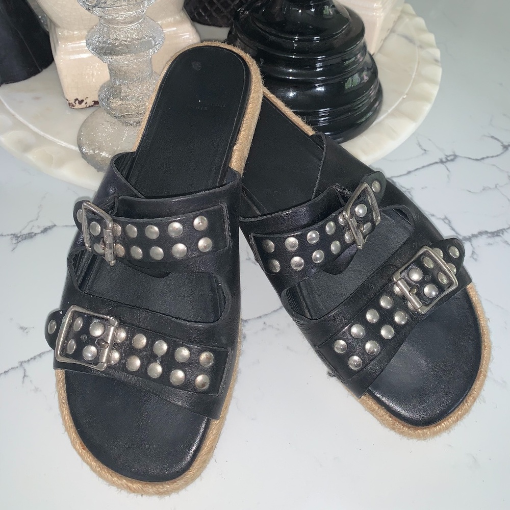 Yves Saint Laurent Sandals